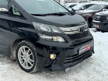 Toyota Vellfire 2013