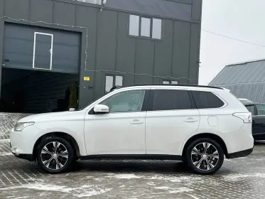 Mitsubishi Outlander 2012