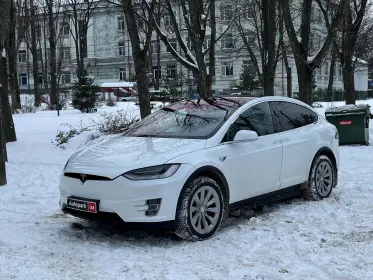 Tesla Model X 2019