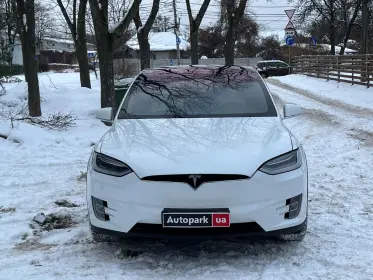 Tesla Model X 2019
