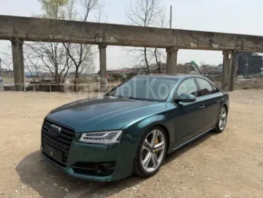 2015 Audi S8, 4 Wheel Drive, Navigation, Sunroof