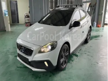 2015 Volvo V40 Cross Country, Power Seat, Sunroof