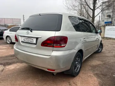 Toyota Avensis Verso