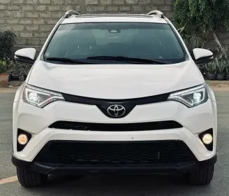 TOYOTA RAV 4 SE 2018.