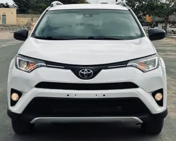 TOYOTA RAV4 2017 White