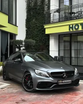 MERCEDES-BENZ C63s