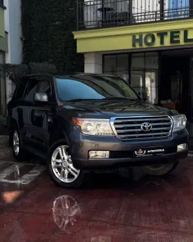 Toyota Land Cruiser 200
