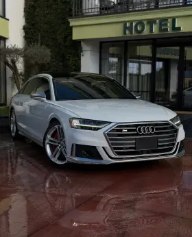 Audi S8