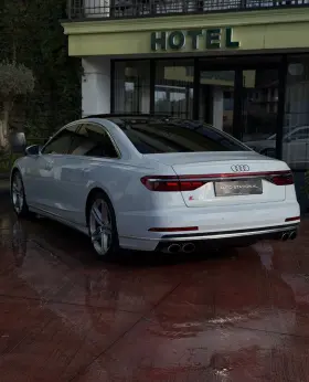 Audi S8