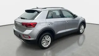 2023 Volkswagen T-Roc Life + CarPlay